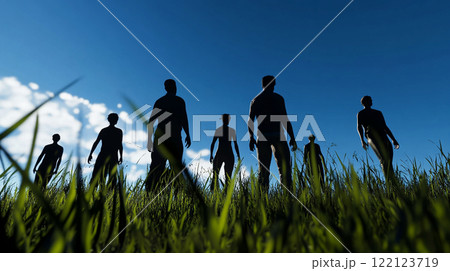 広場で青空を見上げる人々 広場で青空を見上げる人々 122123719