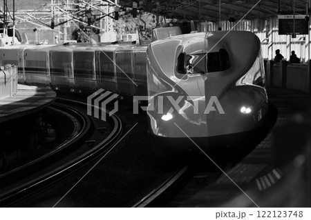 日本の大動脈!! 東海道新幹線 N700A系 ～熱海駅にて 122123748