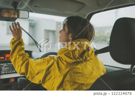 雨の日の運転 雨の日の運転 122124078