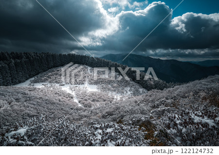 雪山の景色 122124732