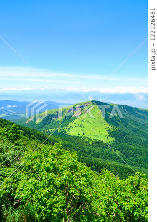 夏の四阿山・根子岳登山（四阿山山頂から根子岳・北アルプスの眺め） 122126481