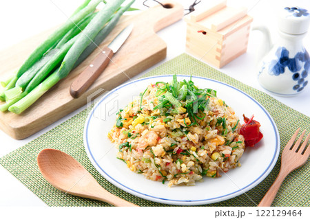 たっぷりの葱を使った炒飯 ネギ炒飯 122129464