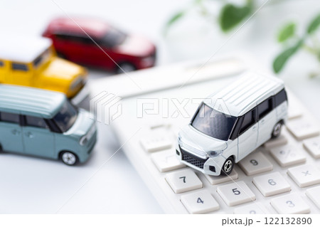 自動車と電卓 122132890
