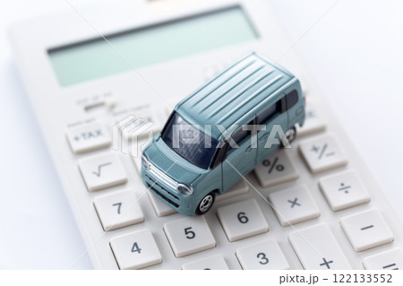 自動車と電卓 122133552