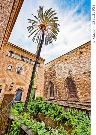 Inner courtyard of the Cathedral of the Holy Cross. 122133955