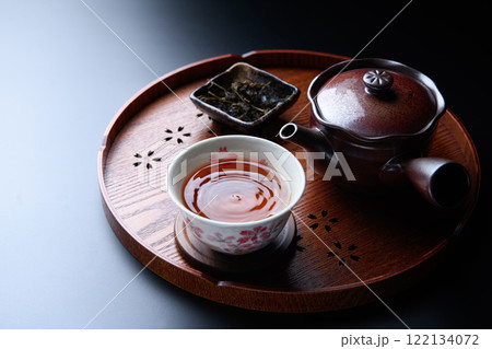 お茶（ 日本茶 ）黒背景 122134072