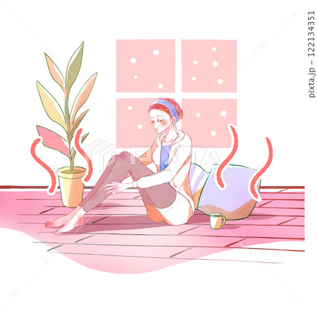 床暖房と暖かそうな女性　窓 122134351