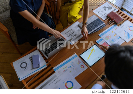 ビジネスのシーン 122135612