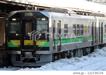 冬の函館本線H100形（山線区間：長万部⇔小樽） 122136134