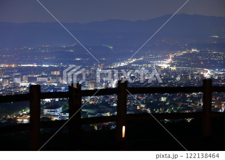 【奈良県】若草山から見た奈良の夜景 【奈良県】若草山から見た奈良の夜景 122138464