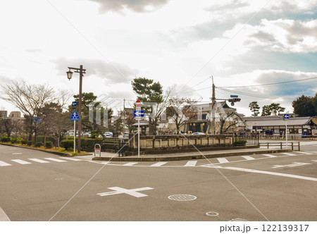 京都市中京区　二条城周辺の街並み 122139317