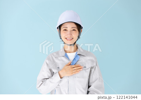 女性　作業着　ヘルメット　お任せ 122141044