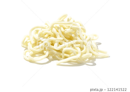 茹でる前のうどんを白背景で撮影 茹でる前のうどんを白背景で撮影 122141522