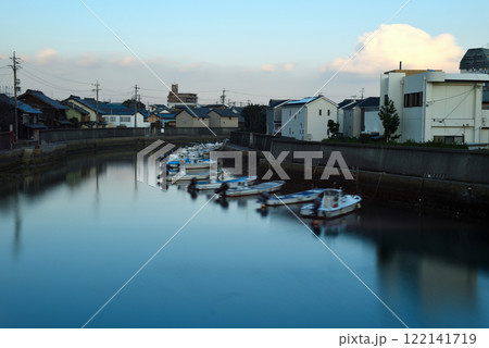 常滑市矢田川河口の風景 常滑市矢田川河口の風景 122141719