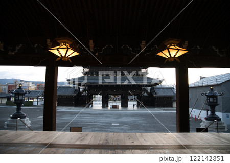京都 東本願寺 冬 早朝 京都 東本願寺 冬 早朝 122142851