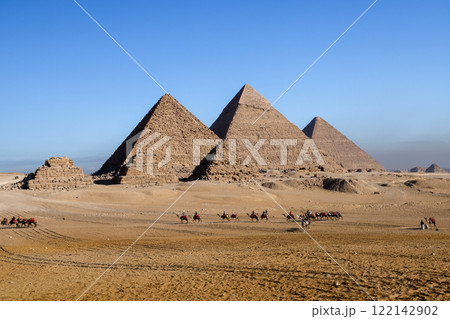 エジプトの世界遺産ギザの大ピラミッド エジプトの世界遺産ギザの大ピラミッド 122142902