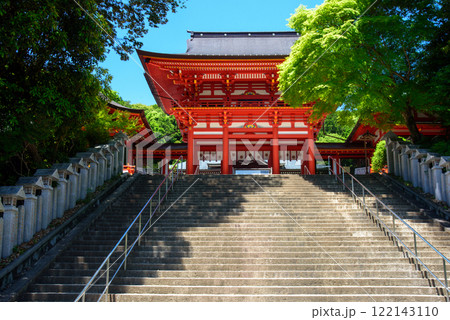 滋賀大津　近江神宮の楼門 122143110