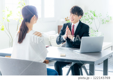 金融 保険 コンサルタント プランナー ビジネス ビジネスマン 金融 保険 コンサルタント プランナー ビジネス ビジネスマン 122143769