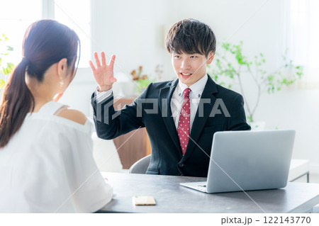 金融 保険 コンサルタント プランナー ビジネス ビジネスマン 金融 保険 コンサルタント プランナー ビジネス ビジネスマン 122143770