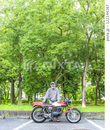 バイクライフ 笑顔のシニアライダーと旧車 バイクライフ 笑顔のシニアライダーと旧車 122144167