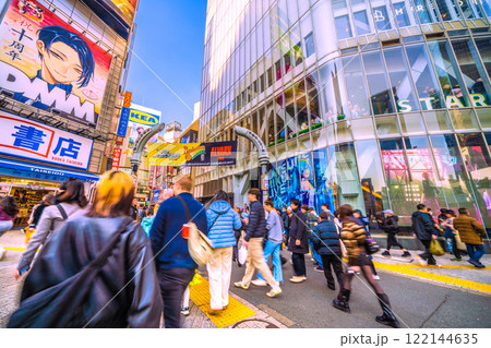 日本の東京都市景観コロ5年感染確認…マ無しの外国人観光客らで賑わう渋谷センター街=令和7年1月20日 日本の東京都市景観コロ5年感染確認…マ無しの外国人観光客らで賑わう渋谷センター街=令和7年1月20日 122144635