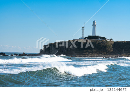 犬吠埼岬と波立つ海 122144675