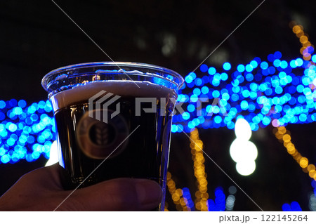 イルミネーションで乾杯。 イルミネーションで乾杯。 122145264