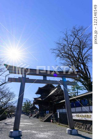 鳥居風景 日本三大楼門の阿蘇神社「熊本地震で甚大な被害後八年がかりで復旧完了」(阿蘇市) 鳥居風景 日本三大楼門の阿蘇神社「熊本地震で甚大な被害後八年がかりで復旧完了」(阿蘇市) 122146549