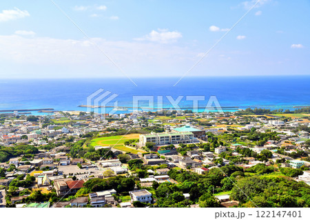伊江港周辺を望む(沖縄県伊江村)【2024.10】 伊江港周辺を望む(沖縄県伊江村)【2024.10】 122147401