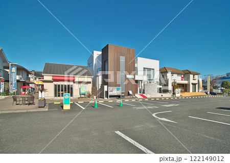 広い、楽しい住宅展示場（お正月、冬、一月） 122149012