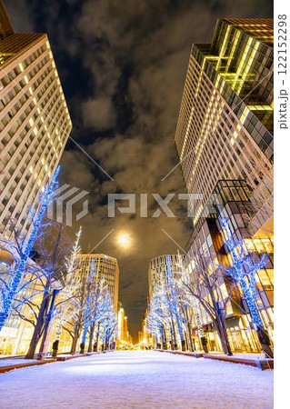 冬の札幌　北3条広場 (アカプラ)のイルミネーション　旧道庁（赤レンガ庁舎）前　 北海道札幌市 122152298