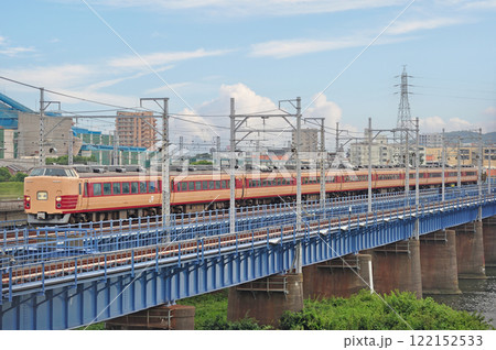 東海道本線　平塚－茅ヶ崎　JR東日本　183系　H102（田町）　回送 122152533