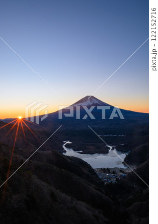 三方分山付近から見る富士山と御来光 122152716
