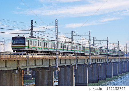 東海道本線　茅ヶ崎－平塚　JR東日本　E231系1000番台　K-24編成（国府津） 122152765