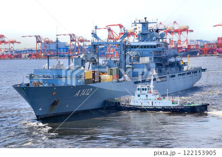 同志国との絆を深めるために来日した… ドイツ海軍・補給艦『フランクフルト・アム・マイン』 122153905