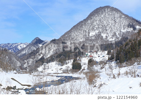 信州小谷村 冬の山里 122154960