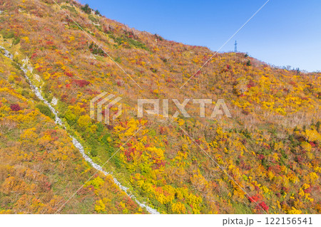 秋の立山黒部アルペンルート 紅葉の立山ロープウェイ 秋の立山黒部アルペンルート 紅葉の立山ロープウェイ 122156541