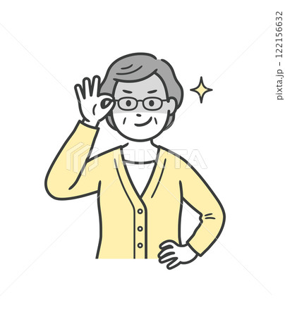 眼鏡を上げて悪巧みしてニヤける高齢女性 122156632