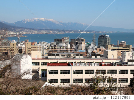 名神高速大津サービスエリアから見た大津市街と琵琶湖と比良連峰 名神高速大津サービスエリアから見た大津市街と琵琶湖と比良連峰 122157992