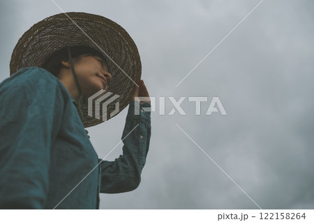 雨雲と農家 雨雲と農家 122158264