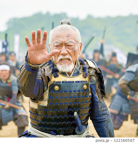 戦いを制止する侍 122160587