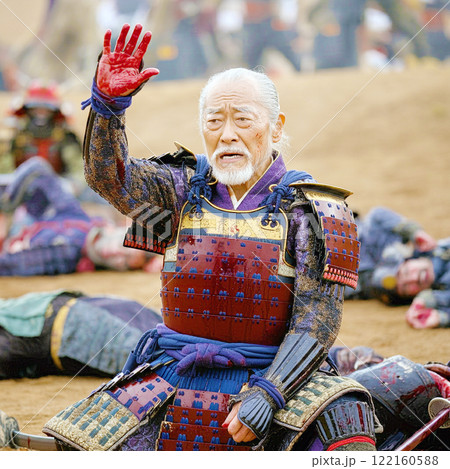 戦いを制止する侍 122160588