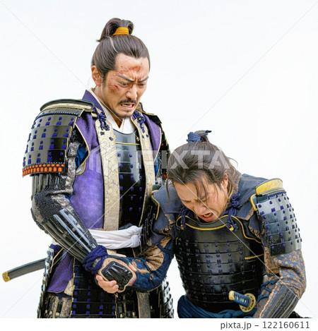 敗北を受け入れる侍 122160611