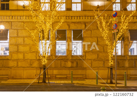神戸旧居留地の華やかなイルミネーション 122160732