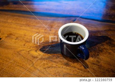挽きのコーヒー豆で淹れたホットコーヒー。 122160759