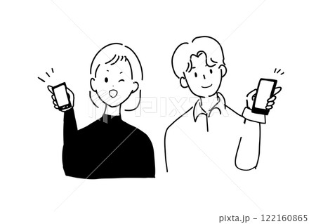スマートフォンを持つ夫婦 122160865