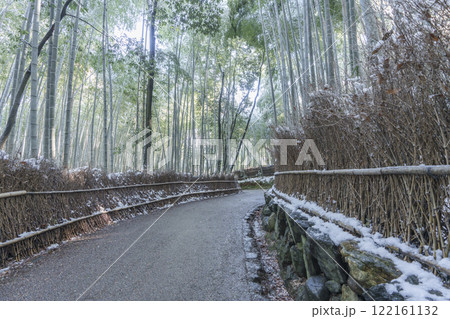 京都嵐山竹林の雪景色 京都嵐山竹林の雪景色 122161132