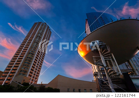 パークスタワーと夕焼け、11月20日、日本 パークスタワーと夕焼け、11月20日、日本 122161744