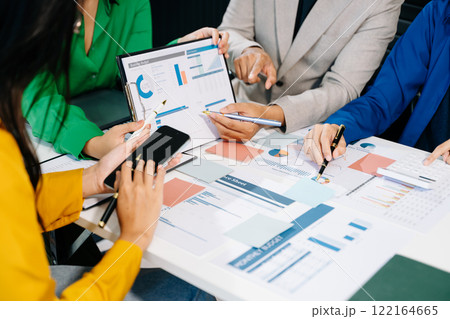 Business team meeting present.professional investor working with Finance managers task. 122164665