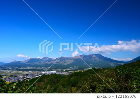 高森峠から臨む阿蘇の山並み 122165076